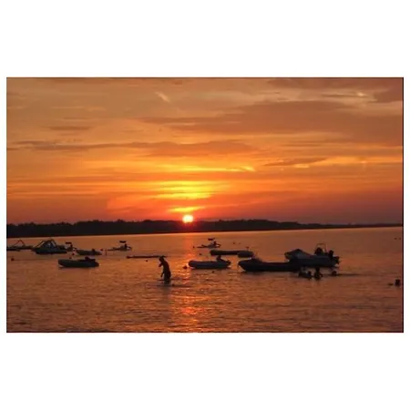 Celina Beach Apartman *